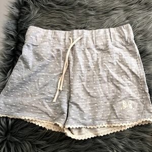 new disney parks gray stripe minnie mouse soft shorts size medium